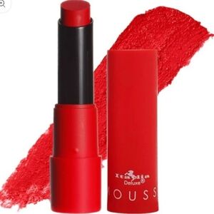 New Italia Deluxe Matte Mousse Lipstick- Stiletto Red